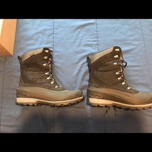 Brand New Northface Chilkat 400 men’s boots